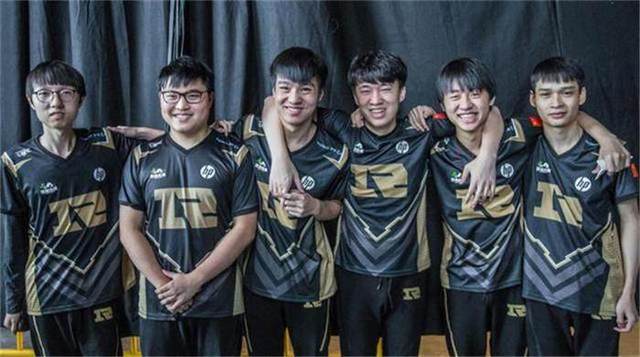 在足球的世 在足球的世